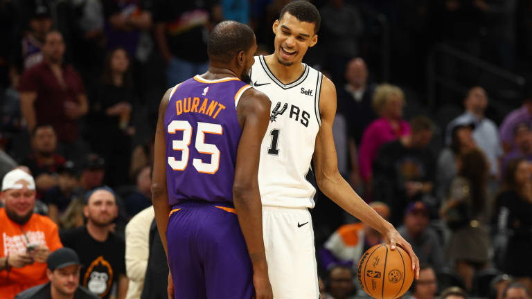 ¡Victor Wembanyama, de los Spurs, supera a Durant y Booker y anota 38 puntos en la victoria! 